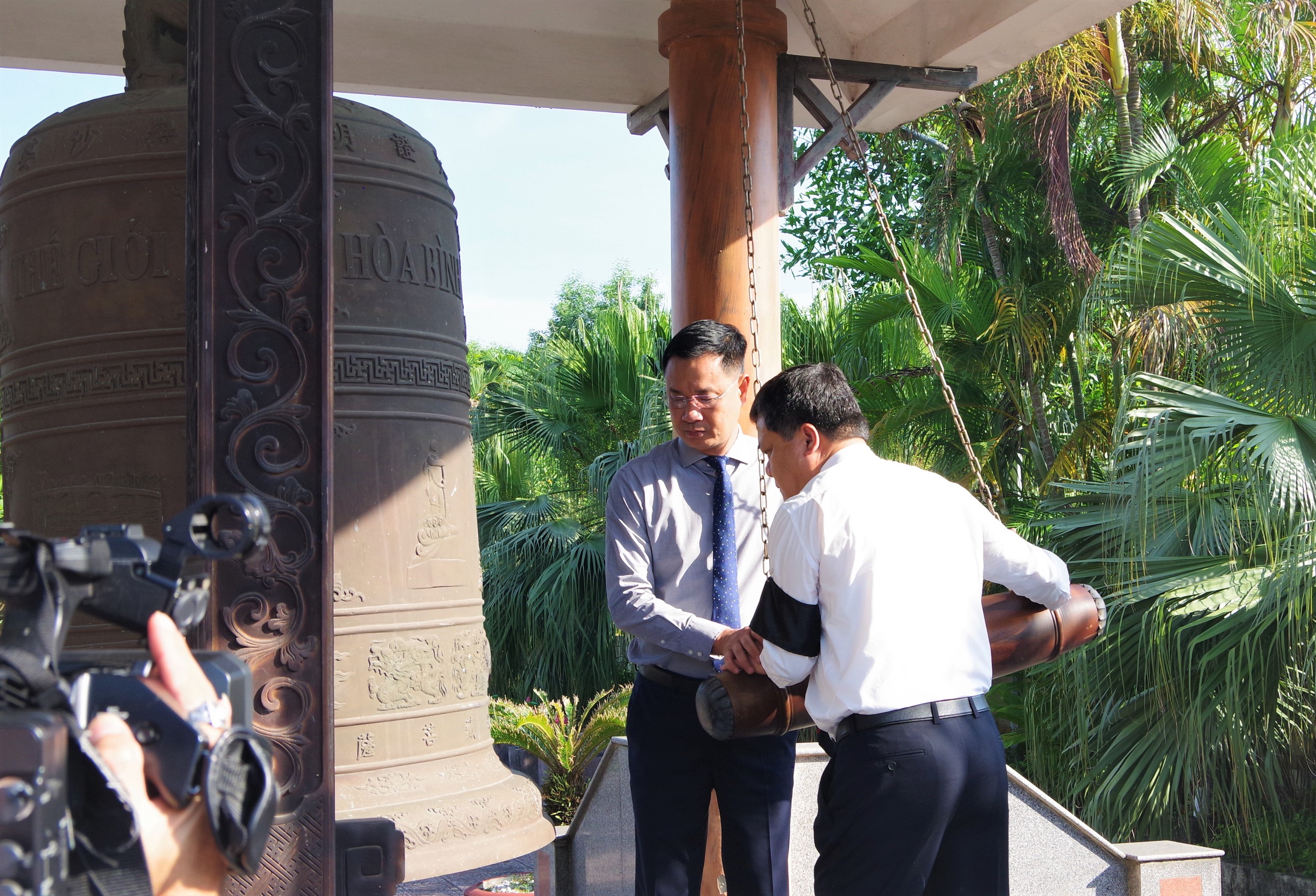 X&uacute;c động Lễ truy điệu, an t&aacute;ng 17 h&agrave;i cốt liệt sĩ hy sinh tại L&agrave;o- Ảnh 2.