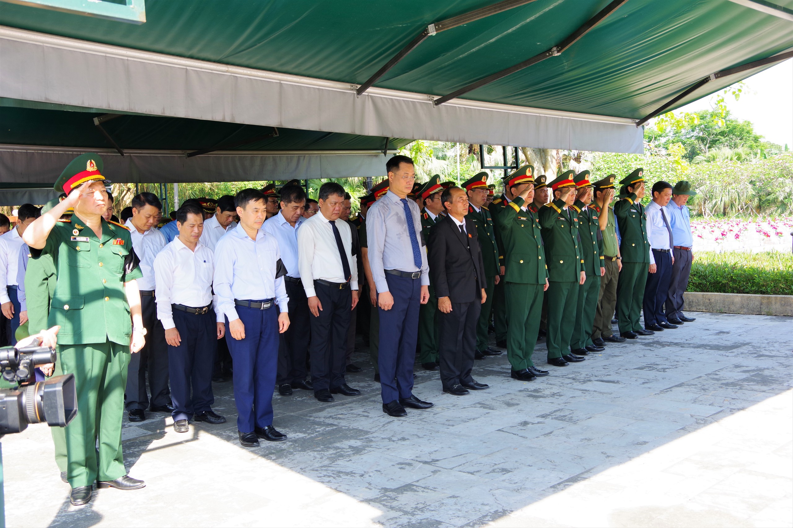 X&uacute;c động Lễ truy điệu, an t&aacute;ng 17 h&agrave;i cốt liệt sĩ hy sinh tại L&agrave;o- Ảnh 3.
