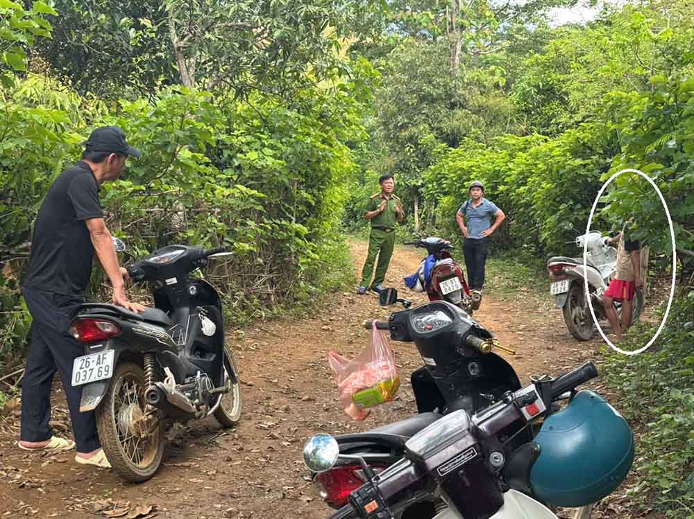 Lời khai của nghi phạm d&ugrave;ng dao s&aacute;t hại d&atilde; man tổ trưởng an ninh trật tự - Ảnh 2.