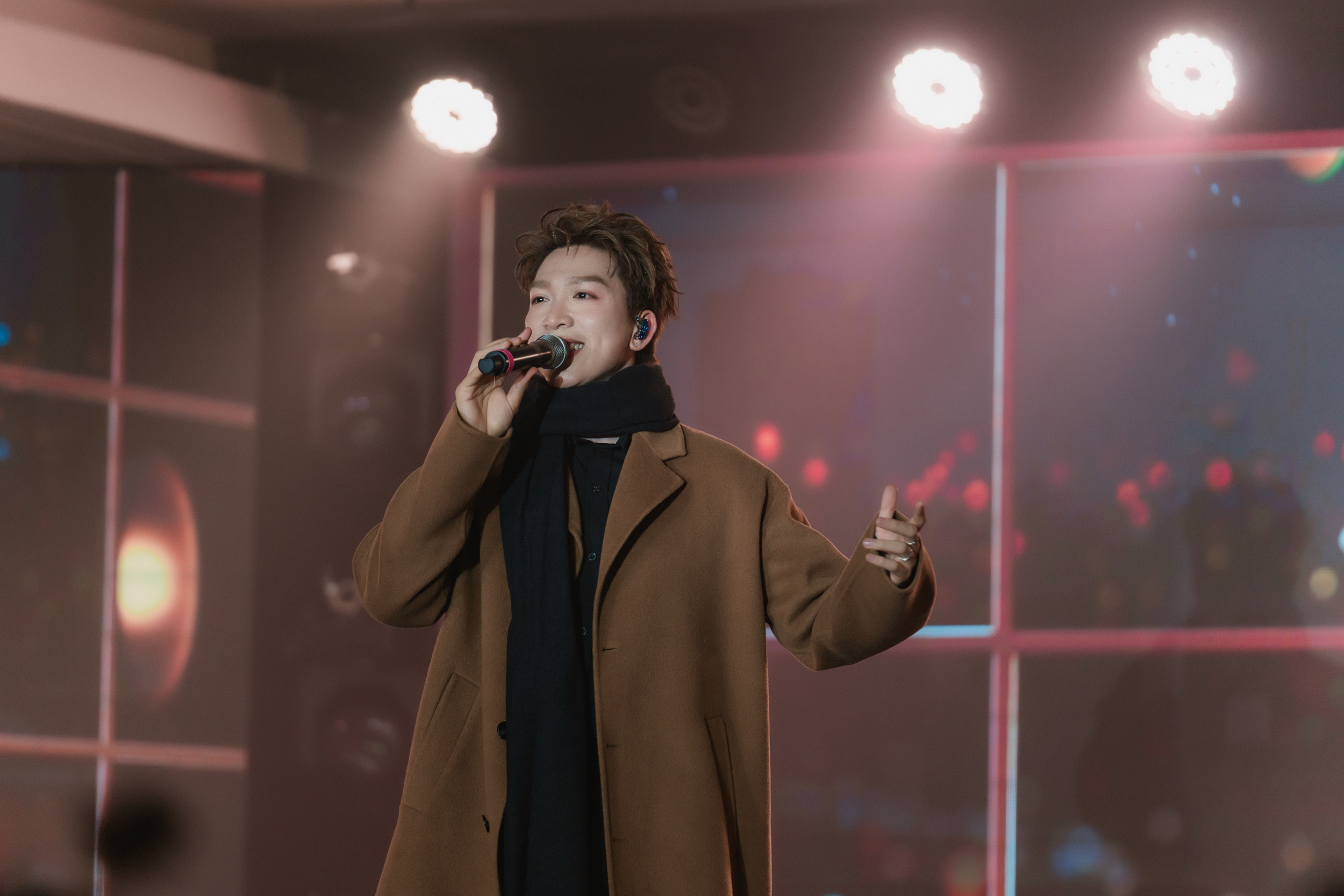 Thấy gì từ "fan meeting" của Tăng Phúc- Ảnh 2.