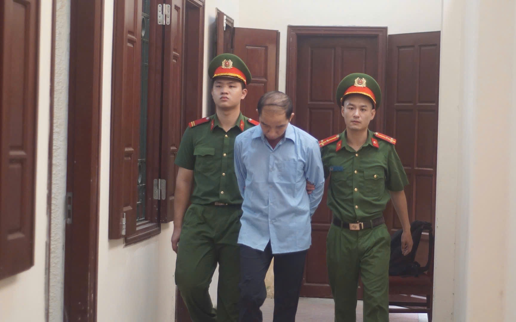 Một Bí thư Đảng ủy phường bị khởi tố