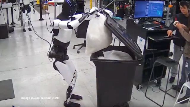 Elon Musk khoe robot Optimus làm việc nhà, gây sốt mạng xã hội - Ảnh 1.