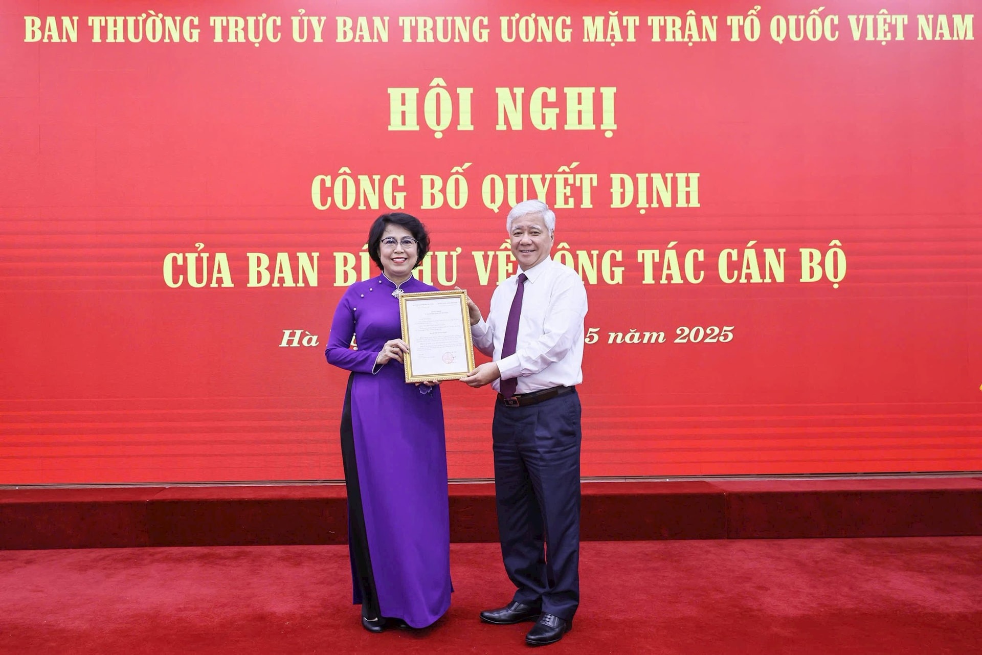 Trao quyết định nghỉ hưu trước tuổi đối với b&agrave; T&ocirc; Thị B&iacute;ch Ch&acirc;u- Ảnh 1.