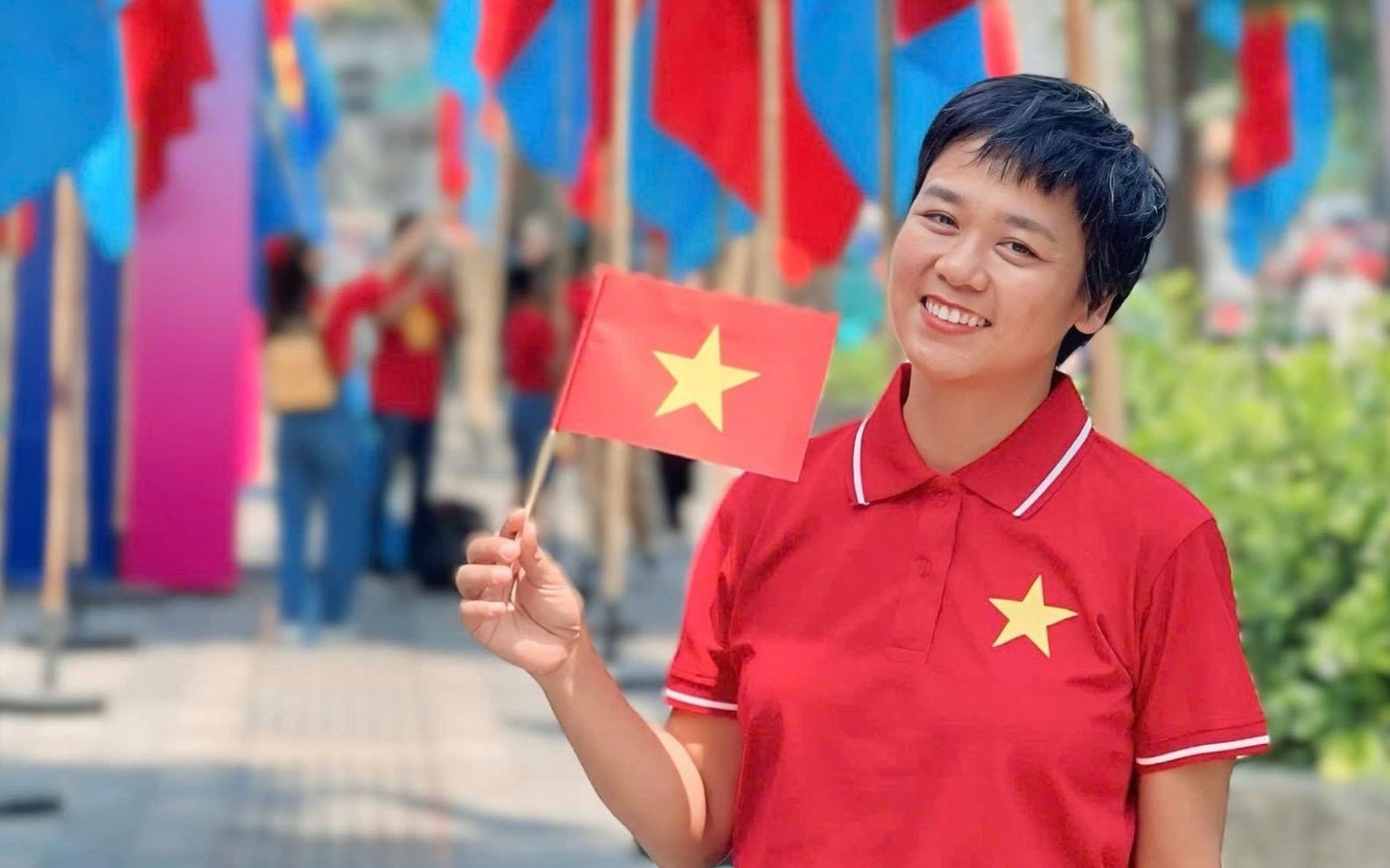 Nhạc sĩ Mai Trâm viết Ca khúc "Theo dấu chân chiến dịch Hồ Chí Minh" tham gia hành trình về nguồn