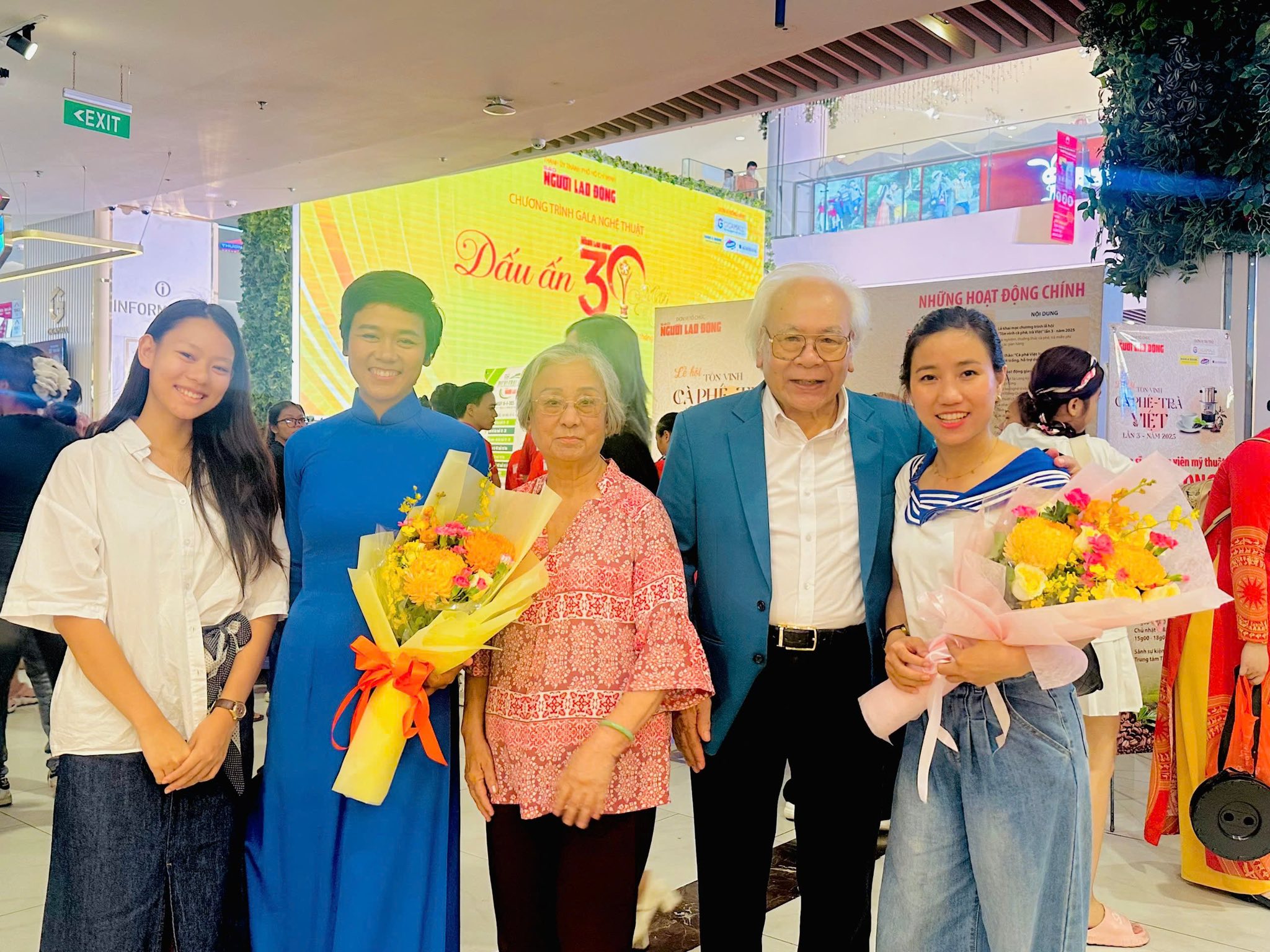 Nhạc sĩ Mai Trầm viết Ca kh&uacute;c "Theo dấu ch&acirc;n chiến dịch Hồ Ch&iacute; Minh" tham gia h&agrave;nh tr&igrave;nh về nguồn - Ảnh 1.