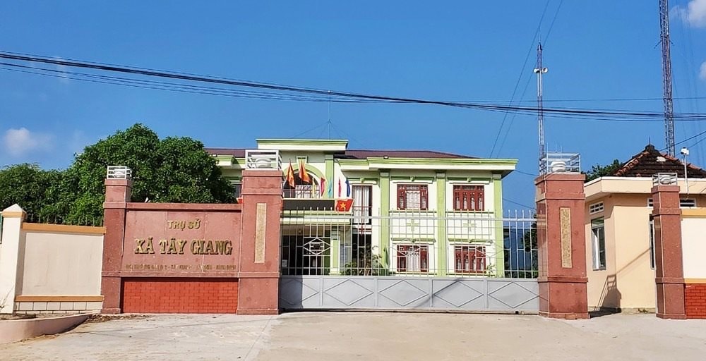 B&igrave;nh Định: Tạm đ&igrave;nh chỉ chủ tịch x&atilde; bu&ocirc;ng lỏng quản l&yacute; kho&aacute;ng sản tr&aacute;i ph&eacute;p - Ảnh 1.