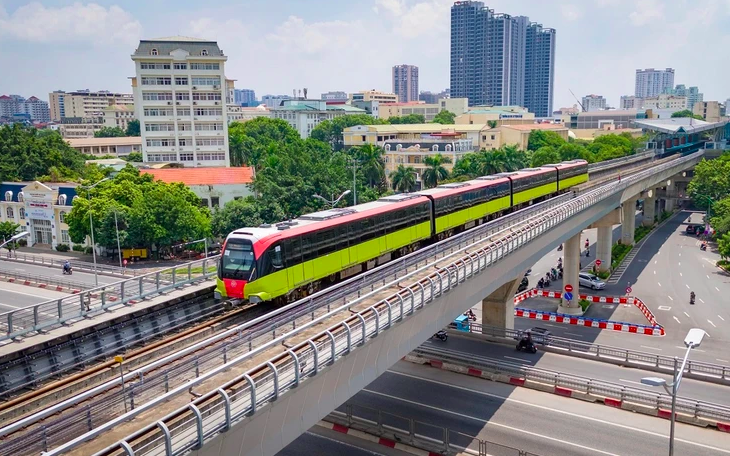 Đường sắt Nhổn - ga Hà Nội mất điện đột ngột, phát thanh liên tục trấn an hành khách