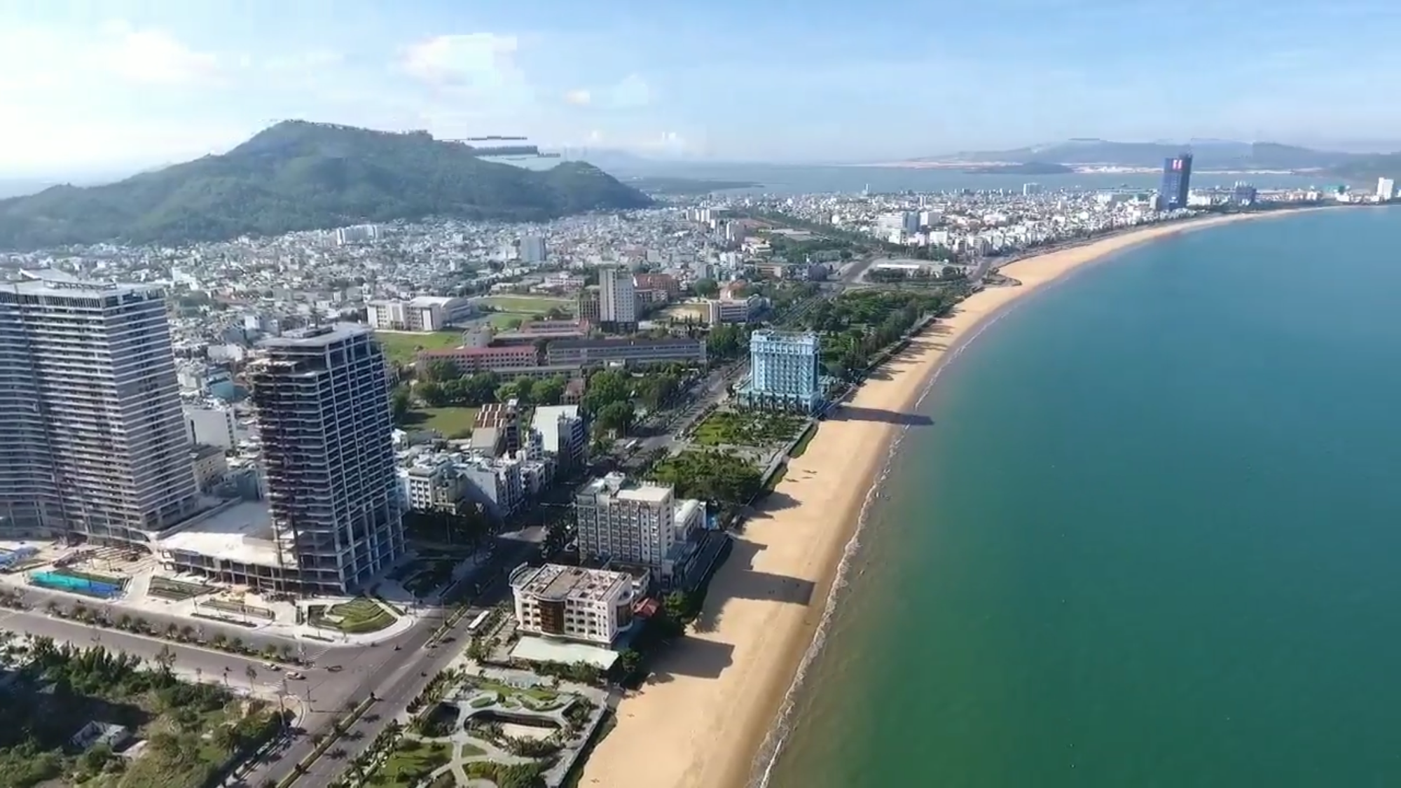 Phố đi bộ Quy Nhơn: Kh&ocirc;ng gian mới cho người d&acirc;n, sức sống mới cho B&igrave;nh Định- Ảnh 3.