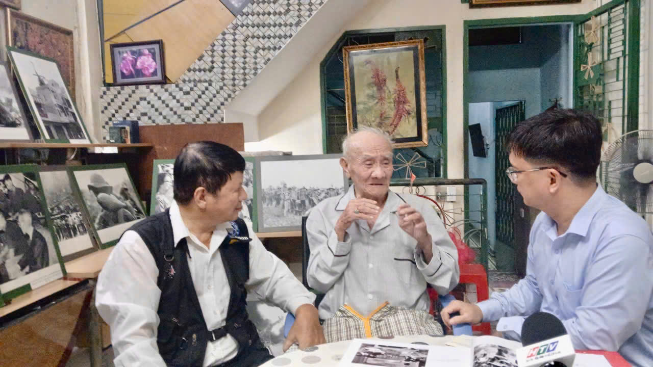 Lãnh đạo Ban Tuyên giáo và Dân vận Thành ủy TP HCM thăm, tri ân các nghệ sĩ tiêu biểu - Ảnh 2.