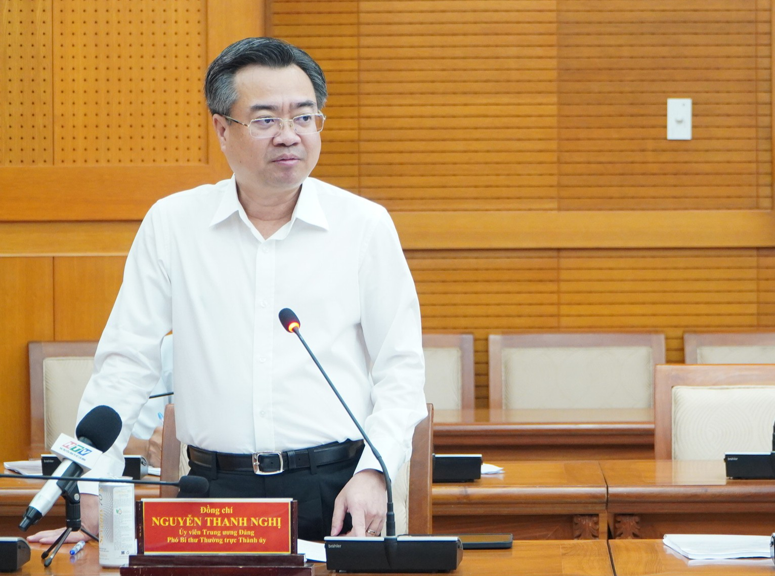 Ông Nguyễn Thanh Nghị và bà Nguyễn Thị Lệ nhận thêm nhiệm vụ quan trọng - Ảnh 1.