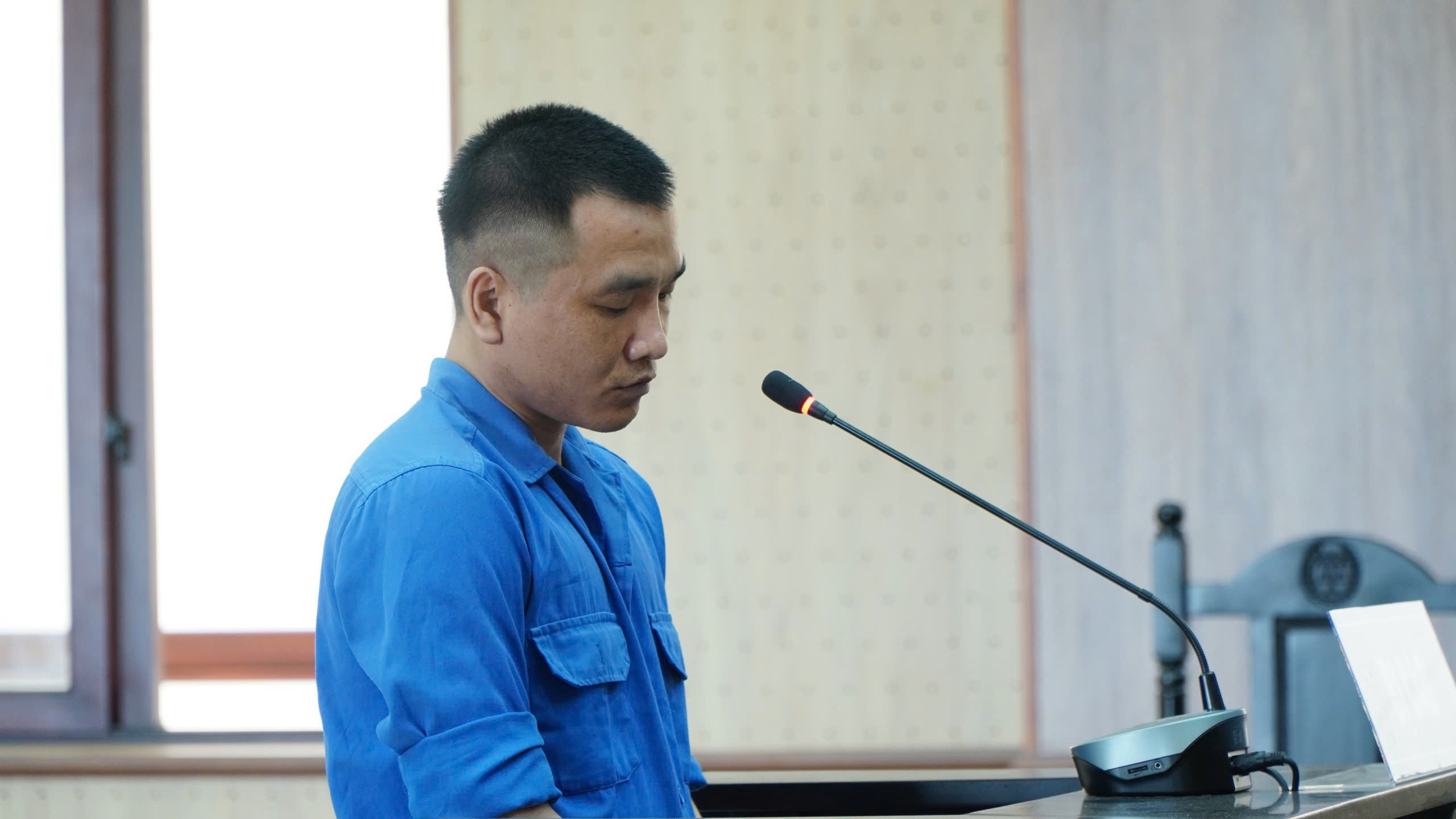 Giả l&agrave;m c&ocirc;ng an lừa "chạy &aacute;n", chiếm đoạt 1,4 tỉ đồng- Ảnh 1.
