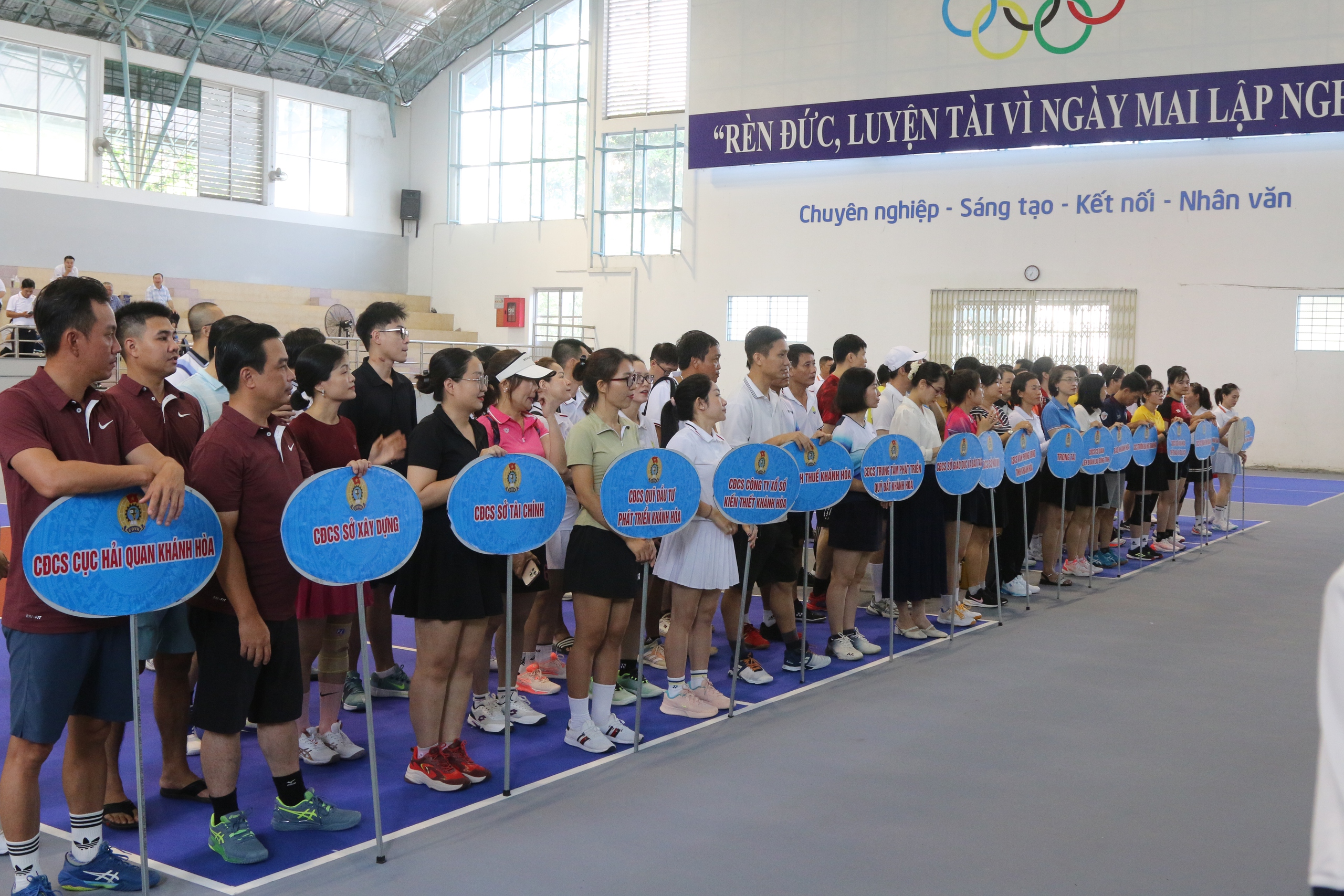 Hơn 100 vận động vi&ecirc;n tham gia giải pickleball C&ocirc;ng đo&agrave;n Khối Đảng v&agrave; Ch&iacute;nh quyền Kh&aacute;nh Ho&agrave;- Ảnh 1.