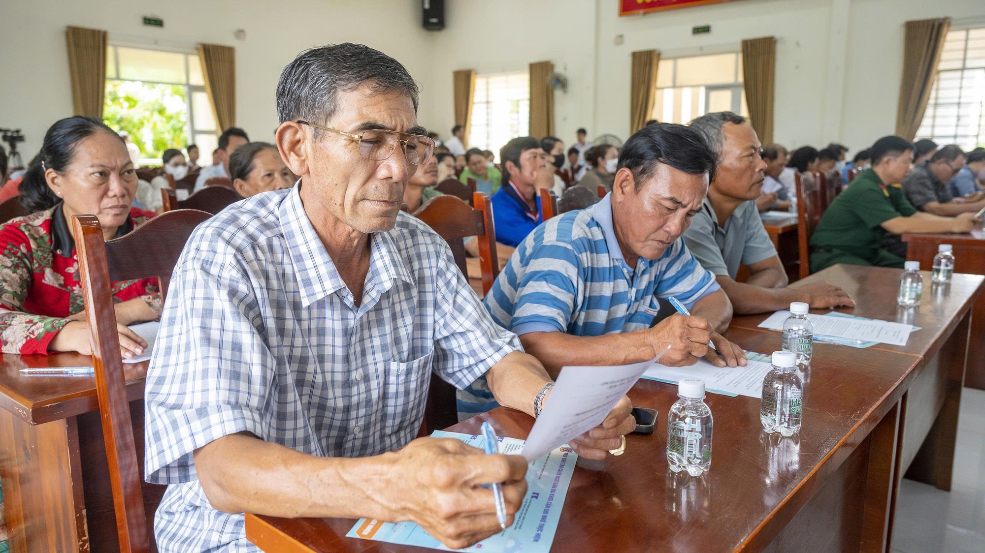 Tiếp sức cho ngư d&acirc;n vươn khơi b&aacute;m biển- Ảnh 6.