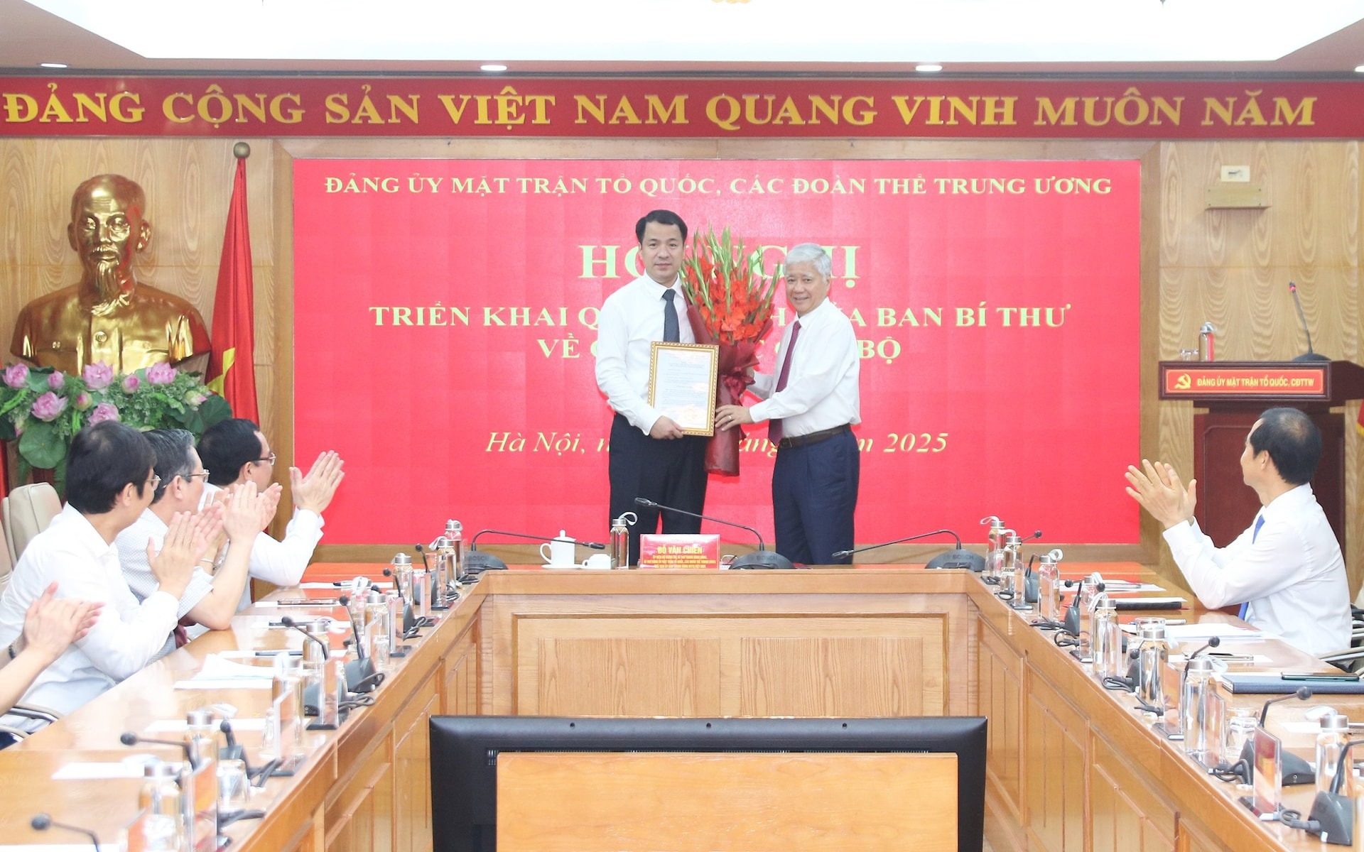 Công bố quyết định về nhân sự tại Đảng ủy MTTQ, các đoàn thể Trung ương
