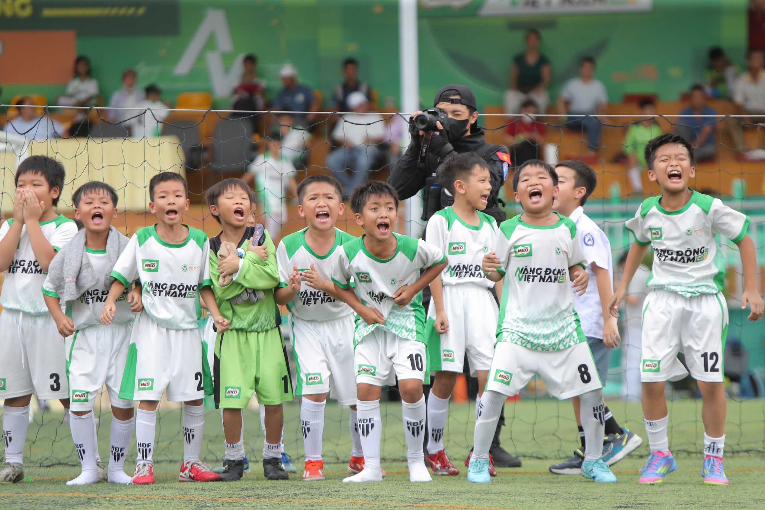 V&ograve;ng chung kết Festival B&oacute;ng đ&aacute; học đường TP HCM 2024 &ndash; 2025 th&agrave;nh c&ocirc;ng rực rỡ - Ảnh 4.