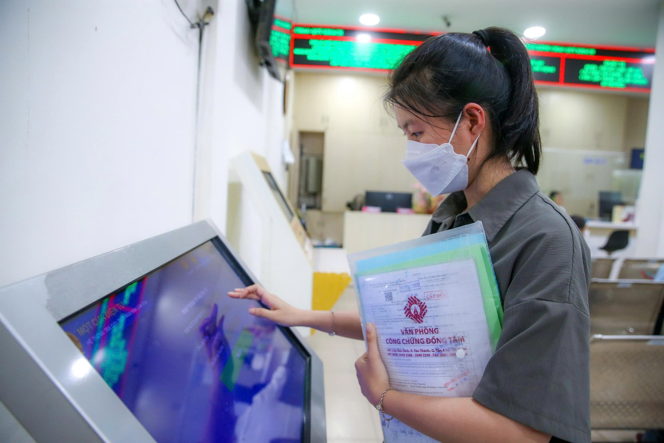 Đưa thủ tục h&agrave;nh ch&iacute;nh l&ecirc;n online- Ảnh 1.