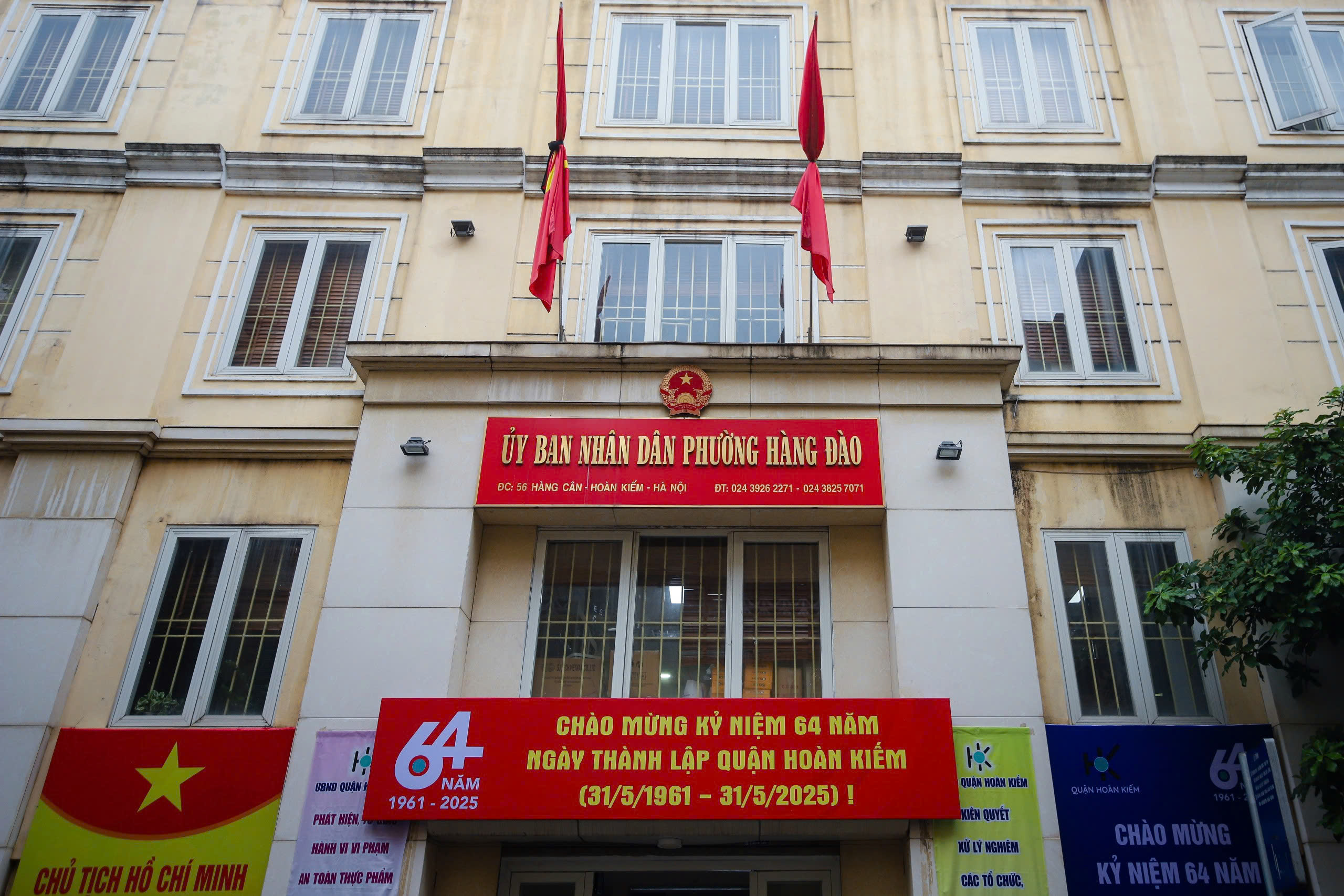 C&aacute;c t&ograve;a nh&agrave; đồng loạt treo cờ rủ tưởng niệm nguy&ecirc;n Chủ tịch nước Trần Đức Lương- Ảnh 7.