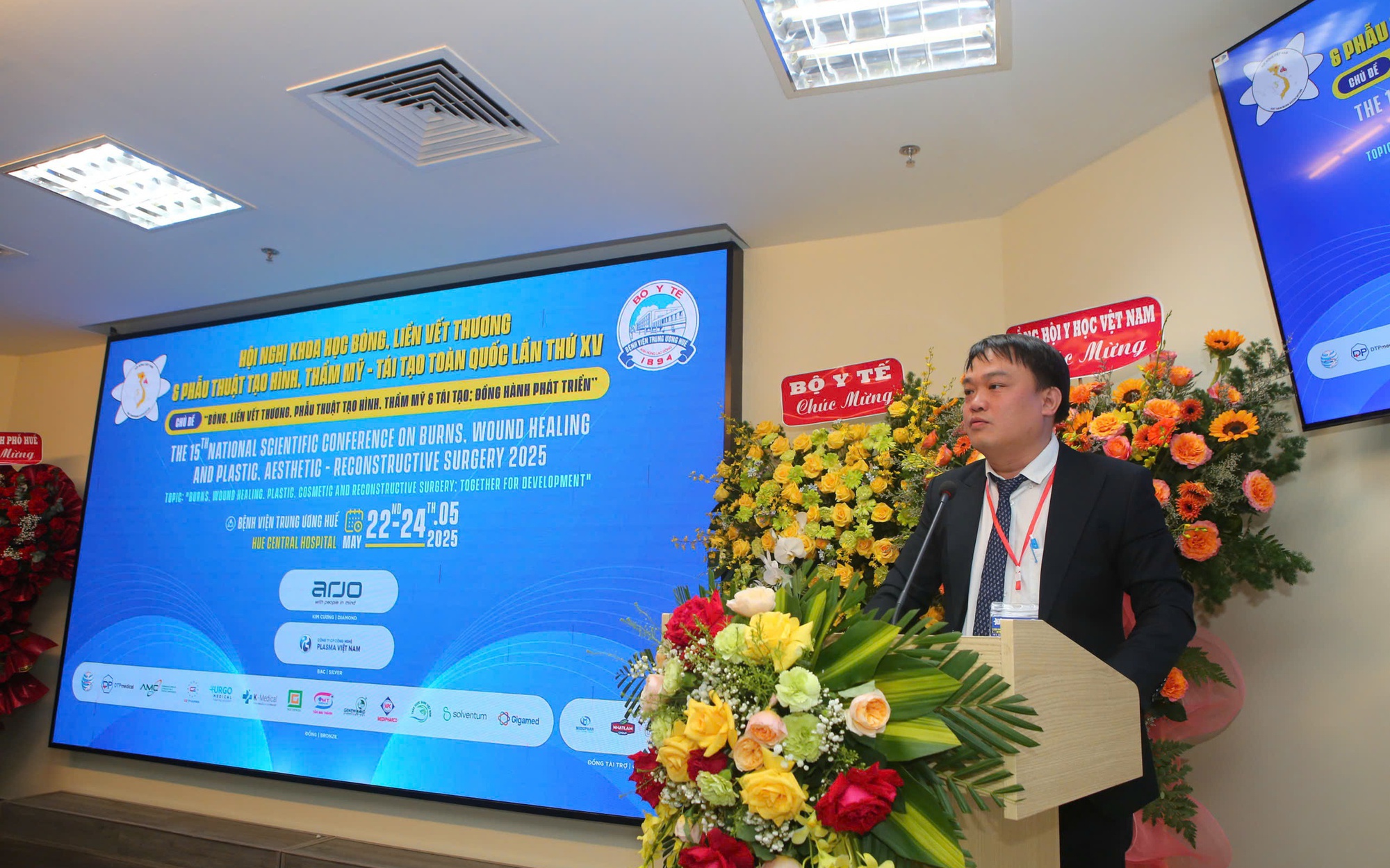 Nhiều chuyên gia đầu ngành quy tụ về Huế thảo luận điều trị bỏng