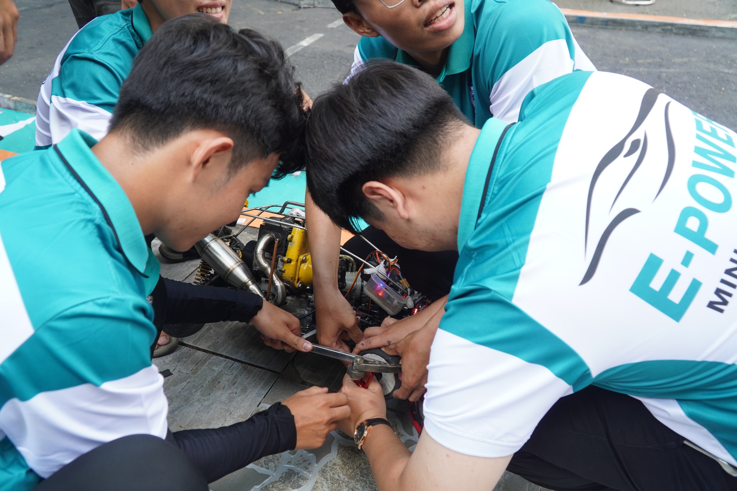 Ngắm d&agrave;n "si&ecirc;u xe" do sinh vi&ecirc;n chế tạo- Ảnh 5.
