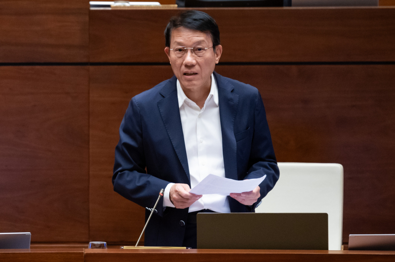 Bộ trưởng Lương Tam Quang: Th&ocirc;ng tin c&aacute; nh&acirc;n của kh&aacute;ch h&agrave;ng bị b&aacute;n cho đối tượng lừa đảo - Ảnh 1.
