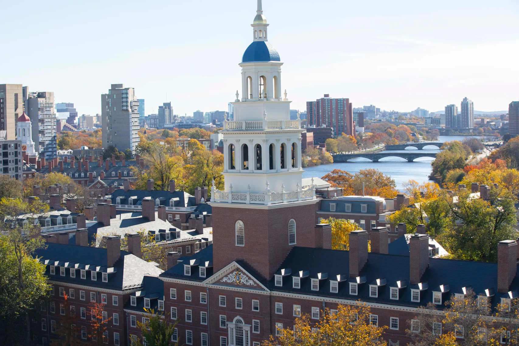 Tổng thống Donald Trump lên tiếng về Harvard, tòa án liên bang vào cuộc- Ảnh 1.