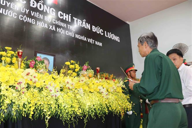 Trang nghiêm Lễ viếng nguyên Chủ tịch nước Trần Đức Lương tại Quảng Ngãi- Ảnh 5.