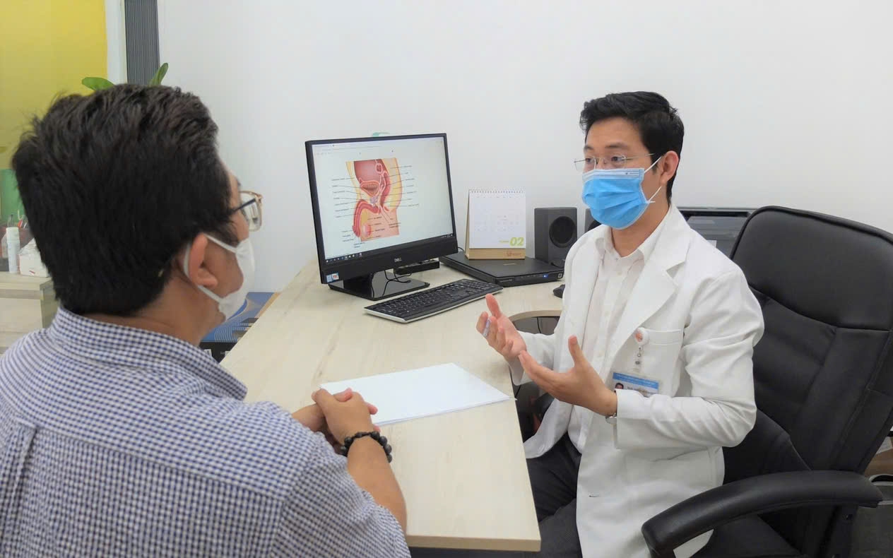 Đi kh&aacute;m v&ocirc; sinh, người đ&agrave;n &ocirc;ng ph&aacute;t hiện bị gi&atilde;n tĩnh mạch tinh - Ảnh 2.
