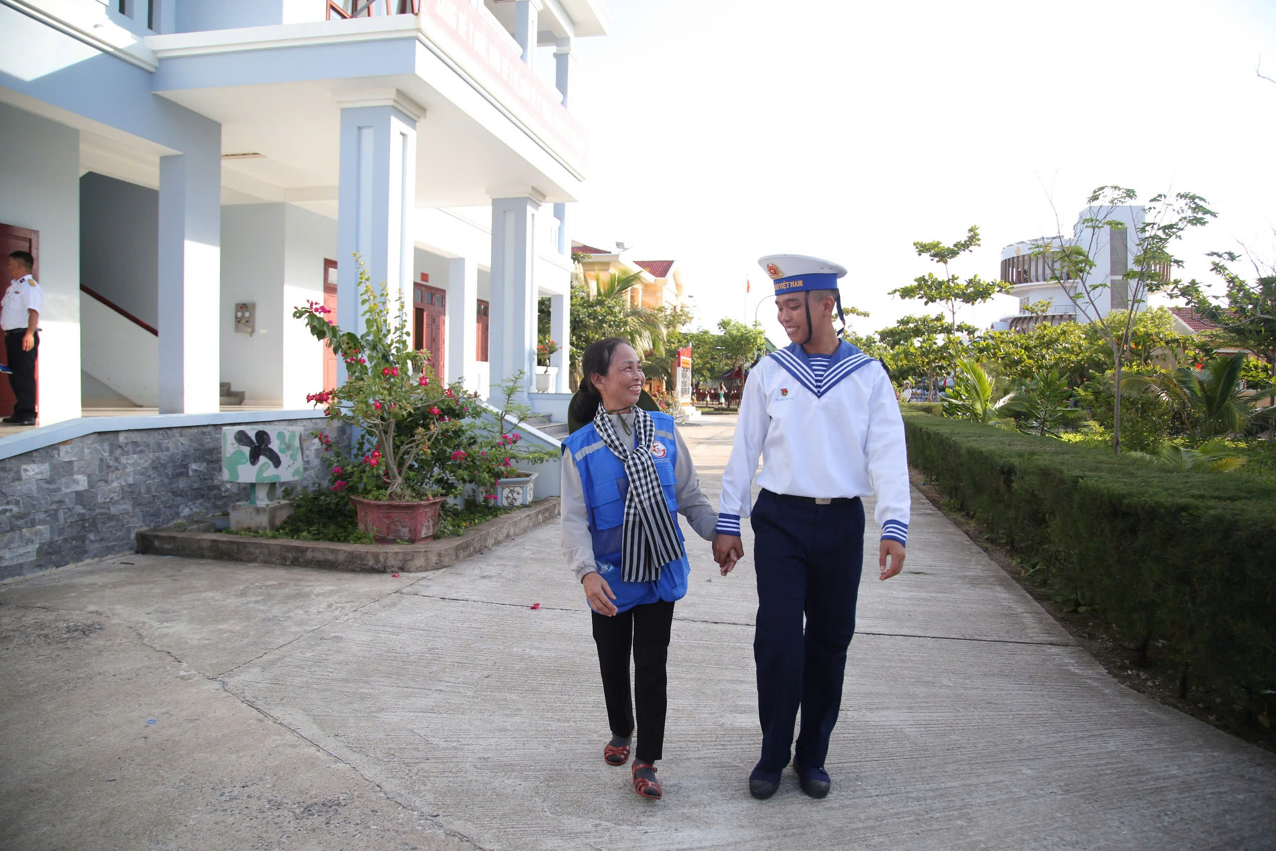 Thi&ecirc;ng li&ecirc;ng Trường Sa - Ảnh 2.