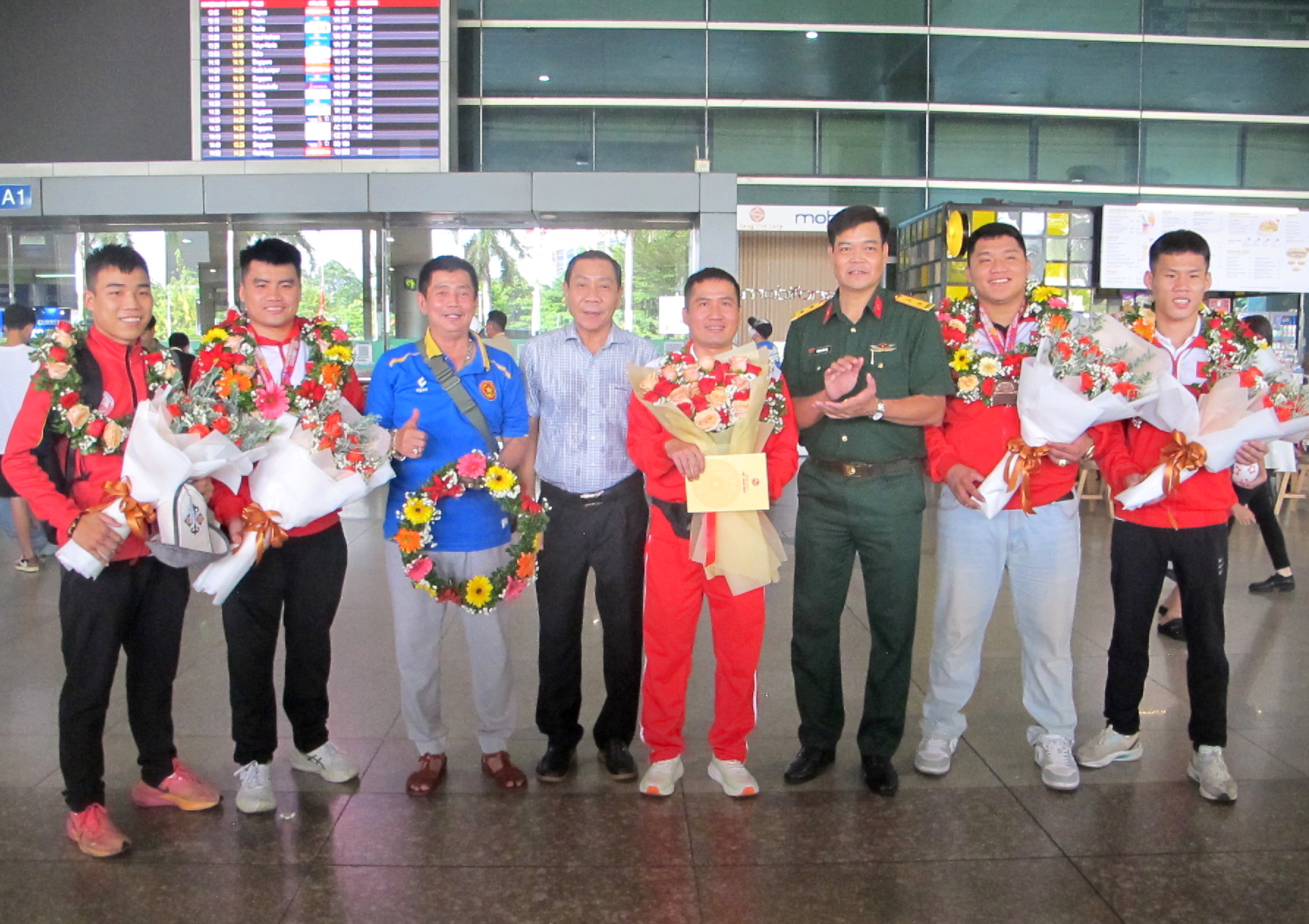 Tuyển boxing trẻ Việt Nam tự hào ngày về - Ảnh 2.