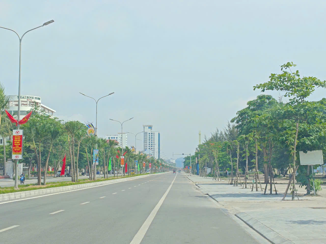 VIDEO: Đường hơn 300 tỉ đồng bị “thắt cổ chai” vì tắc 50 m mặt bằng- Ảnh 7.