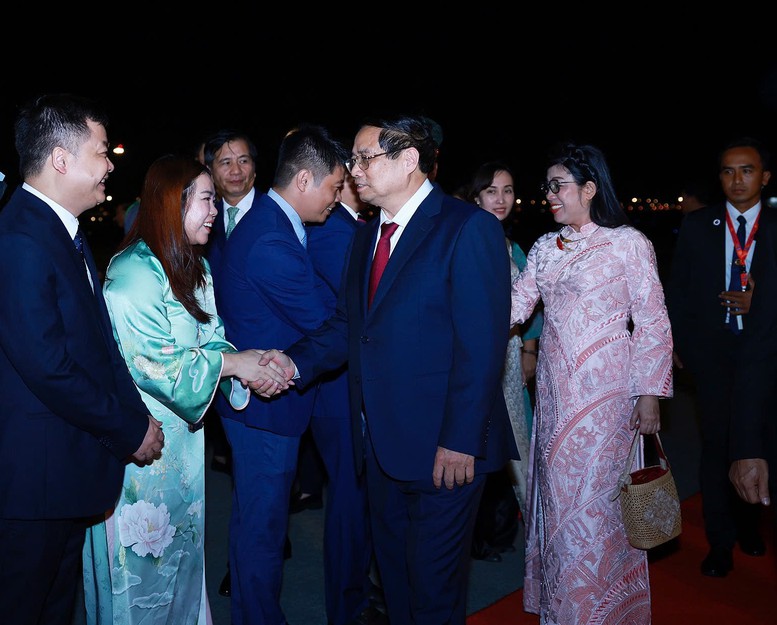 Thủ tướng Phạm Minh Ch&iacute;nh tới Kuala Lumpur, bắt đầu thăm Malaysia v&agrave; dự Hội nghị Cấp cao ASEAN- Ảnh 1.