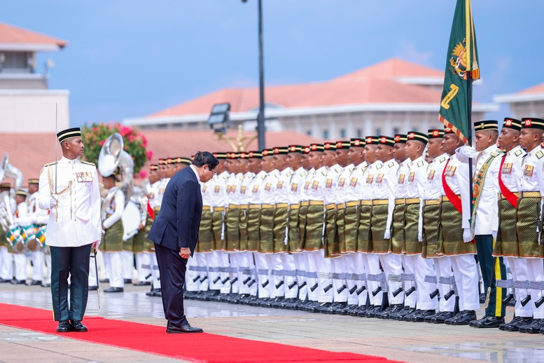 Lễ đón Thủ tướng Phạm Minh Chính thăm chính thức Malaysia- Ảnh 5.