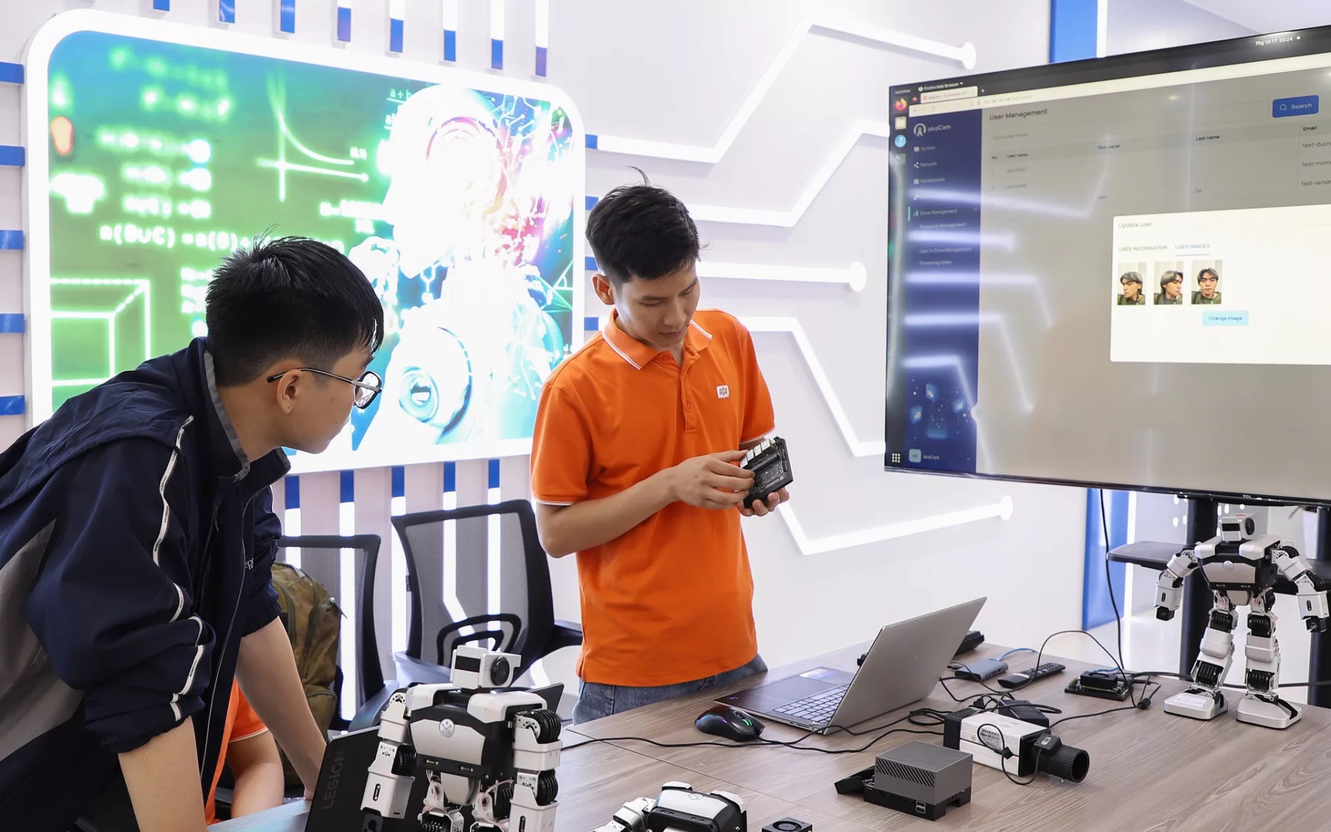 B&igrave;nh Định triển khai m&ocirc; h&igrave;nh Đại l&yacute; dịch vụ c&ocirc;ng trực tuyến- Ảnh 2.