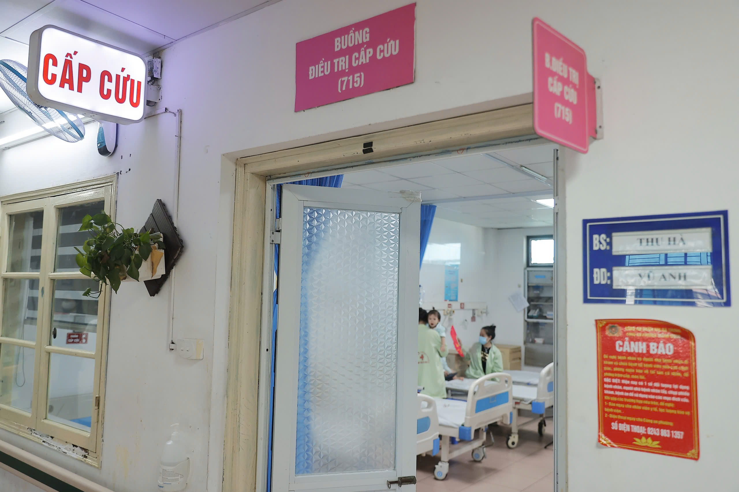 B&aacute;o in ng&agrave;y 27-5: Quản du lịch mạo hiểm, chuyện thật như đ&ugrave;a - Ảnh 3.