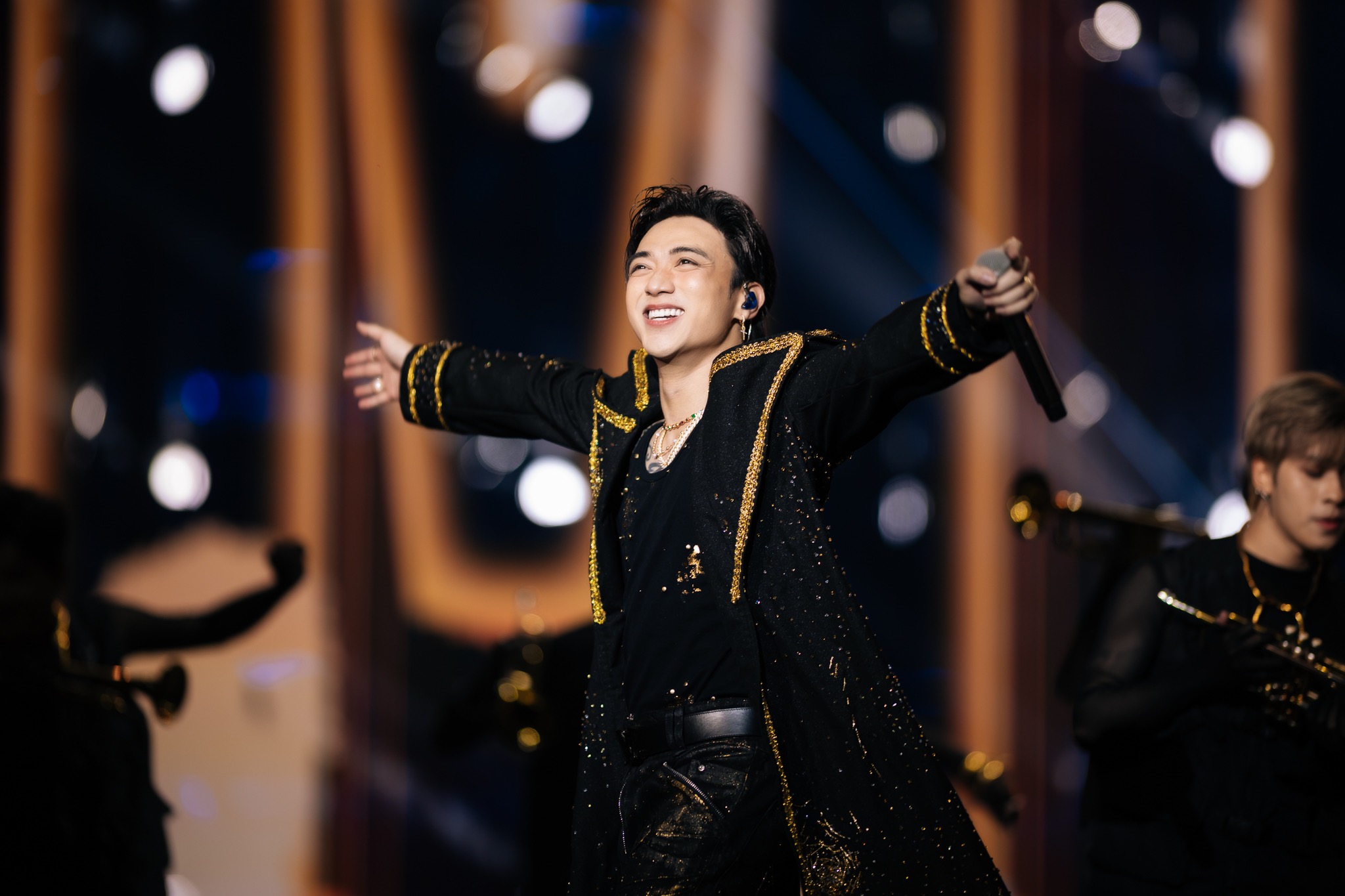 Live concert của SOOBIN: chỉ một chữ "đỉnh"
- Ảnh 5.