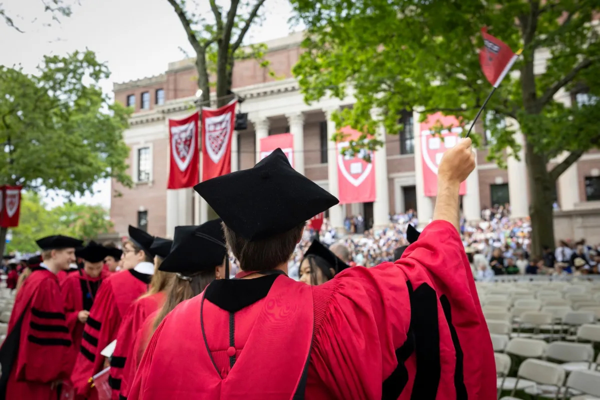 Mối quan hệ gây tranh cãi giữa Đại học Harvard và Trung Quốc- Ảnh 1.