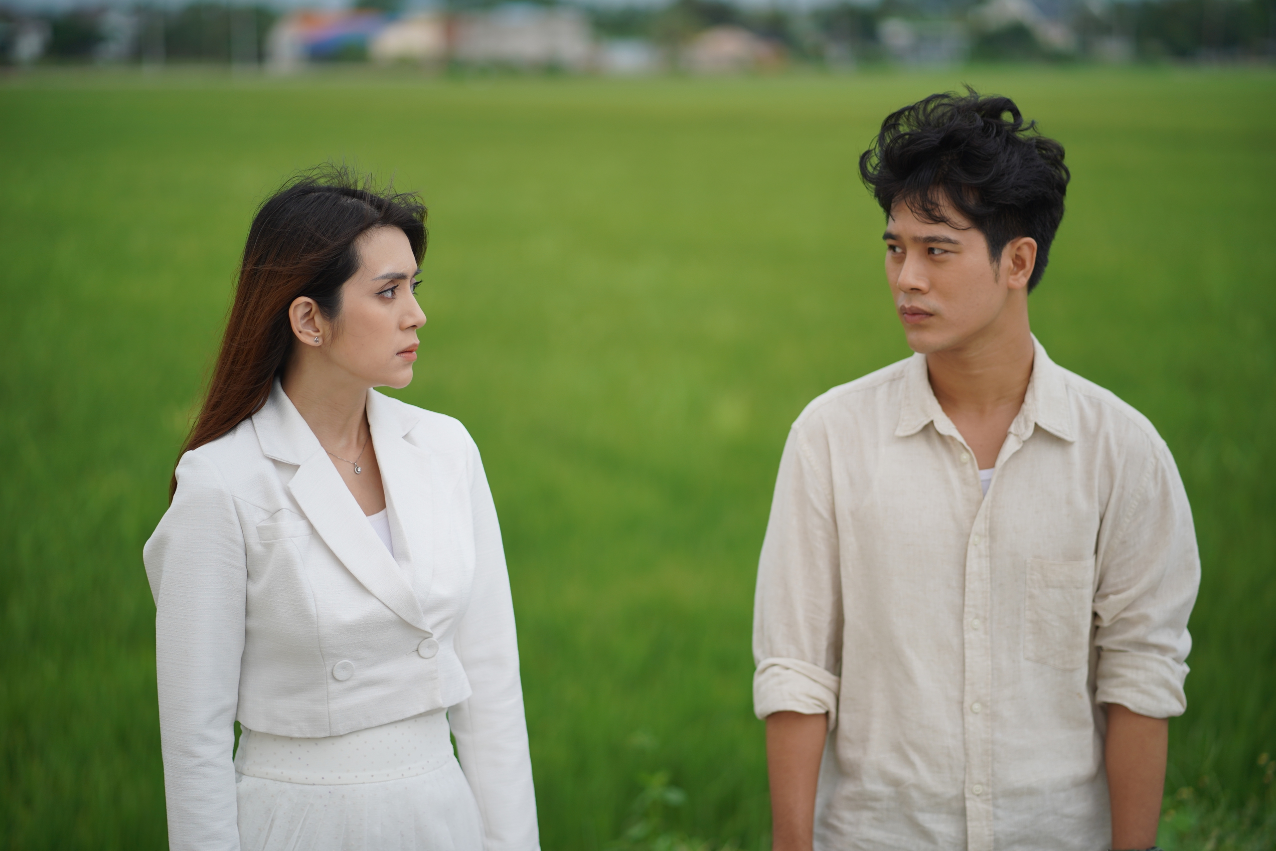 Nam thần "Mắt biếc" làm đầu bếp mì Quảng - Ảnh 1.