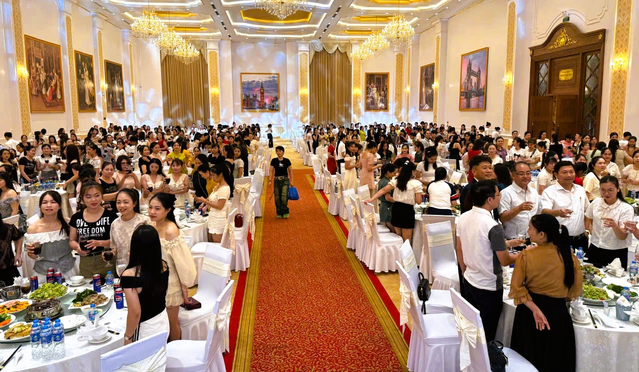 Một c&ocirc;ng ty ở Thanh H&oacute;a chi 5,2 tỉ đồng mời cơm tri &acirc;n c&ocirc;ng nh&acirc;n ở nh&agrave; h&agrave;ng hạng sang- Ảnh 1.