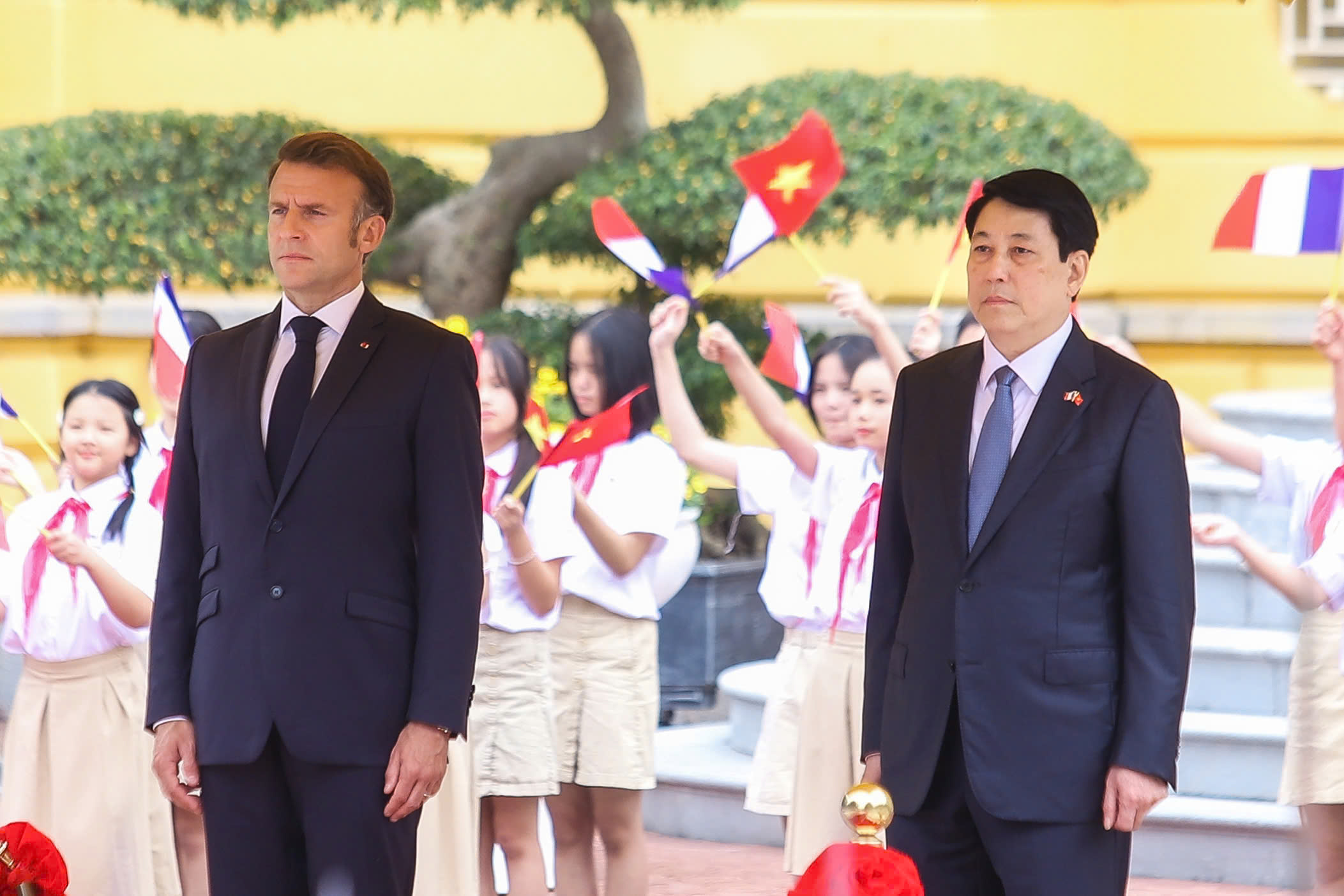 Lễ đón Tổng thống Pháp Emmanuel Macron thăm cấp Nhà nước tới Việt Nam - Ảnh 9.