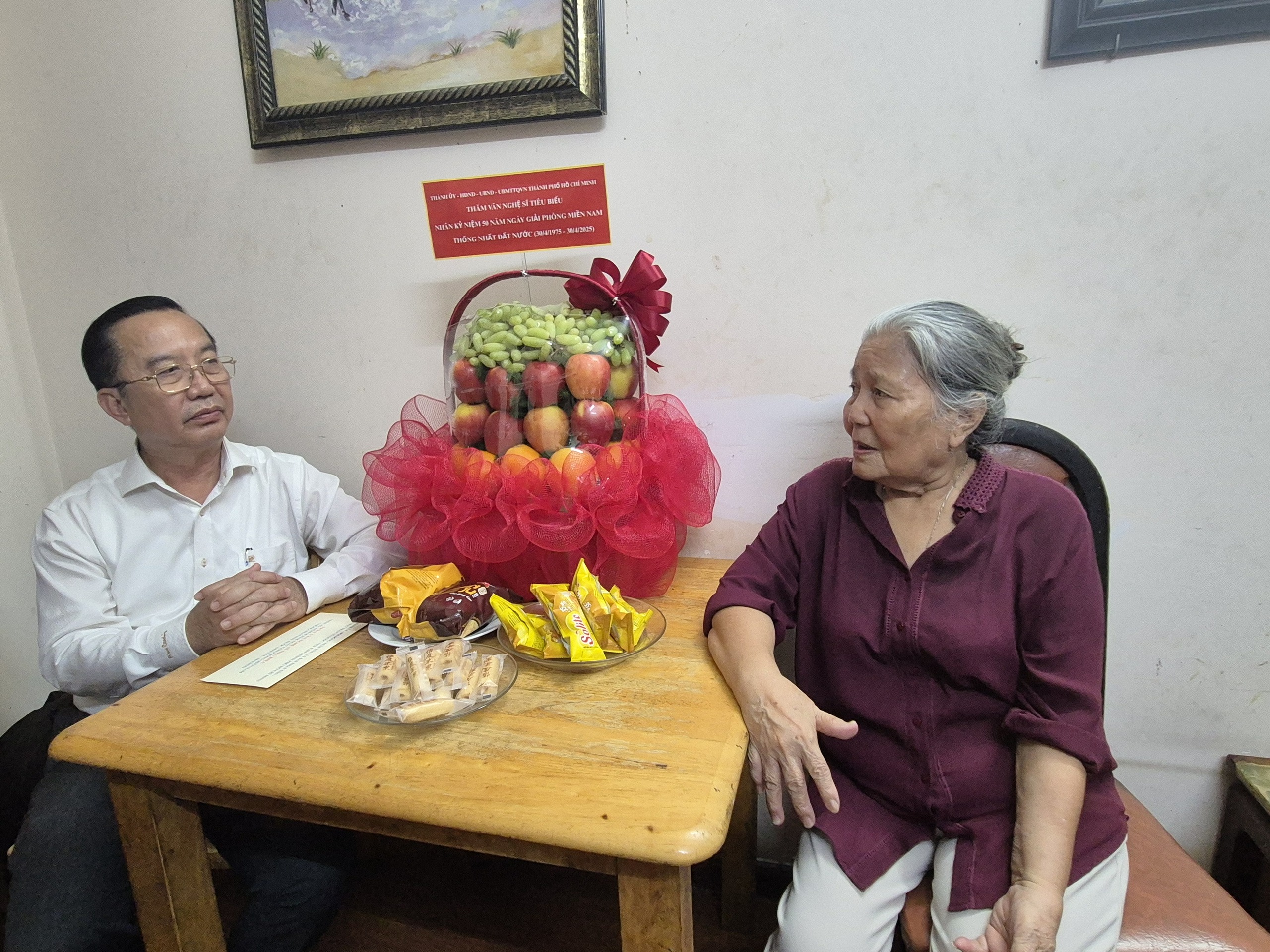 Thăm và tri ân NSND Thế Hiển, NSƯT Lê Thiện - Ảnh 4.