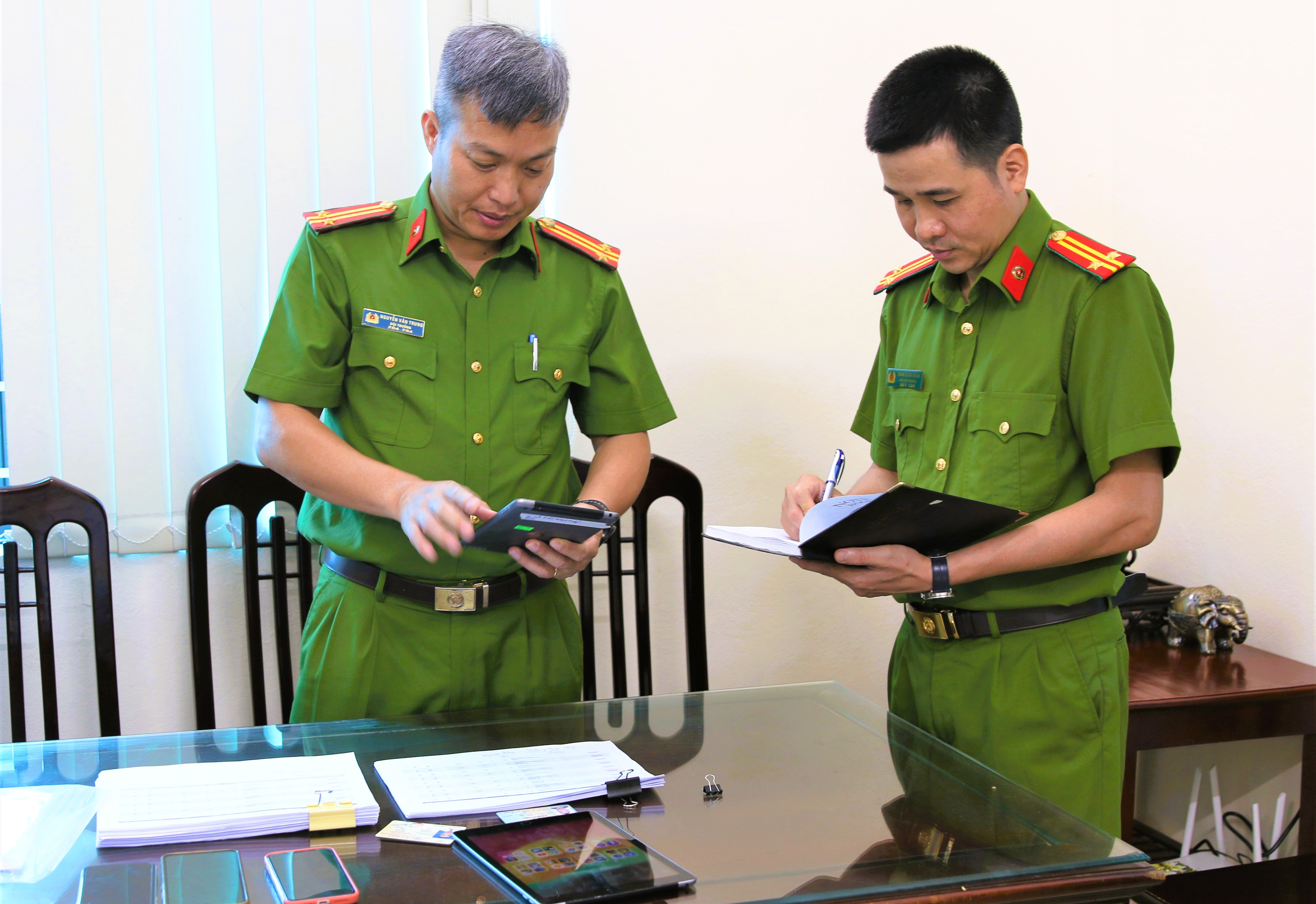 Triệt phá đường dây cá độ bóng đá 100 tỉ đồng - Ảnh 6.