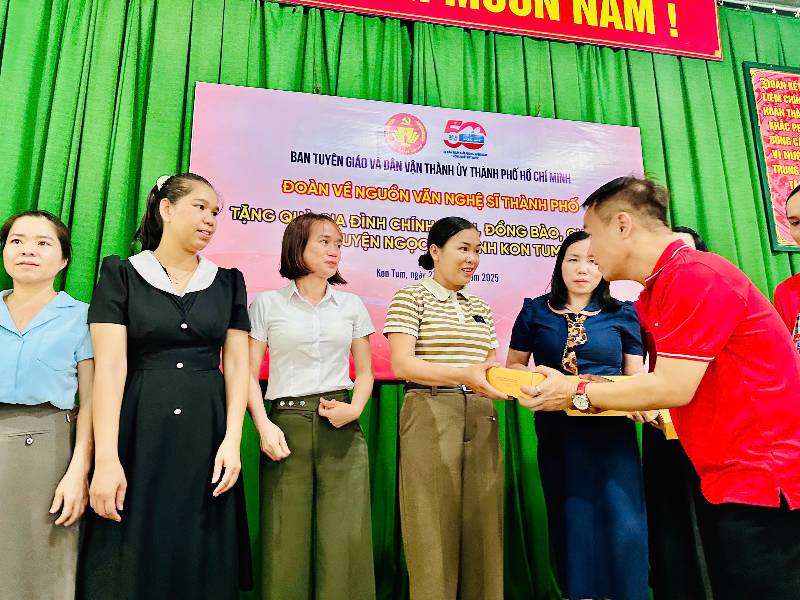 &ldquo;Theo dấu ch&acirc;n cuộc Tổng tiến c&ocirc;ng v&agrave; nổi dậy m&ugrave;a Xu&acirc;n 1975&rdquo;: Về với bi&ecirc;n cương Tổ quốc- Ảnh 8.