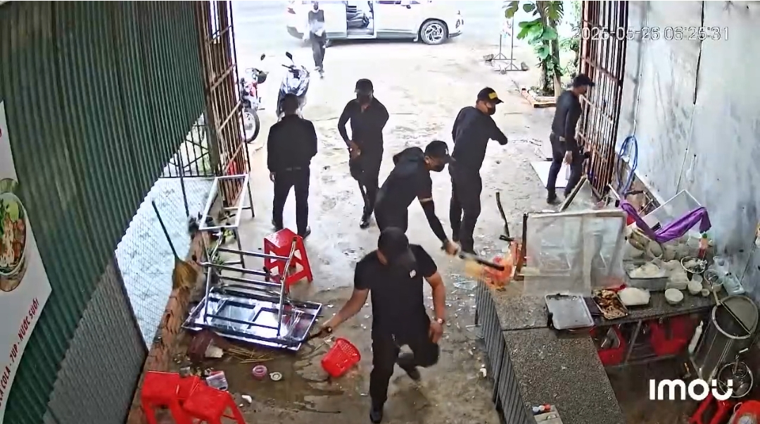 Bắt giữ to&agrave;n bộ 7 đối tượng  c&ocirc;n đồ đập ph&aacute; qu&aacute;n phở ở Đắk Lắk- Ảnh 1.