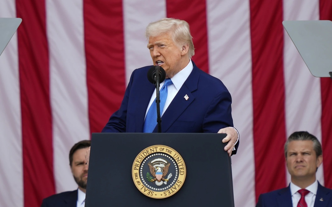 Tổng thống Donald Trump cân nhắc trừng phạt Nga