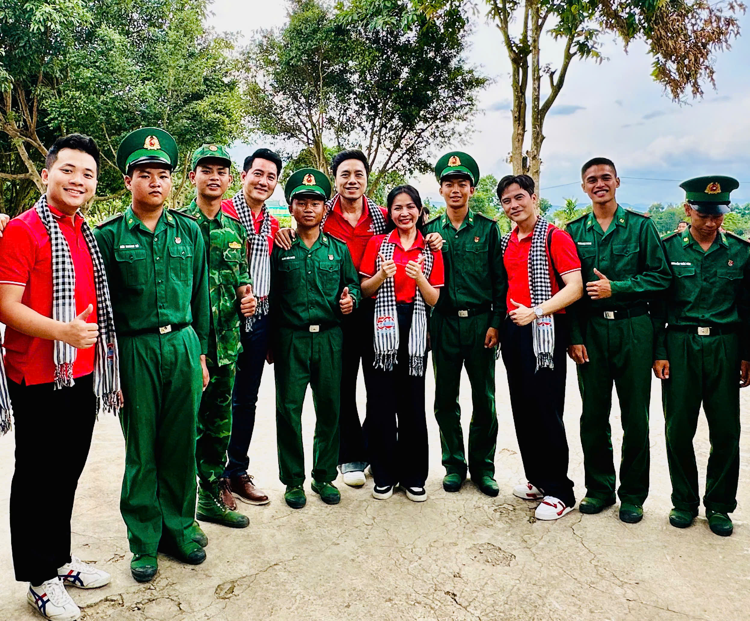 &ldquo;Theo dấu ch&acirc;n cuộc Tổng tiến c&ocirc;ng v&agrave; nổi dậy m&ugrave;a Xu&acirc;n 1975&rdquo;: Về với bi&ecirc;n cương Tổ quốc- Ảnh 4.