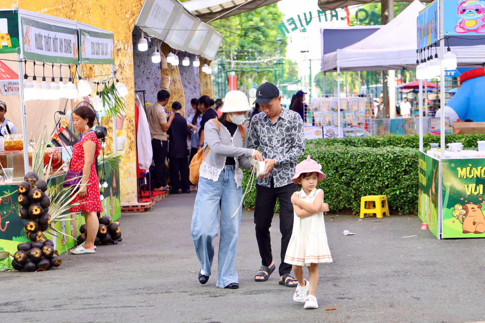 Bí mật bên trong lễ hội Tết Đoan Ngọ ở Thảo Cầm Viên Sài Gòn - Ảnh 1.