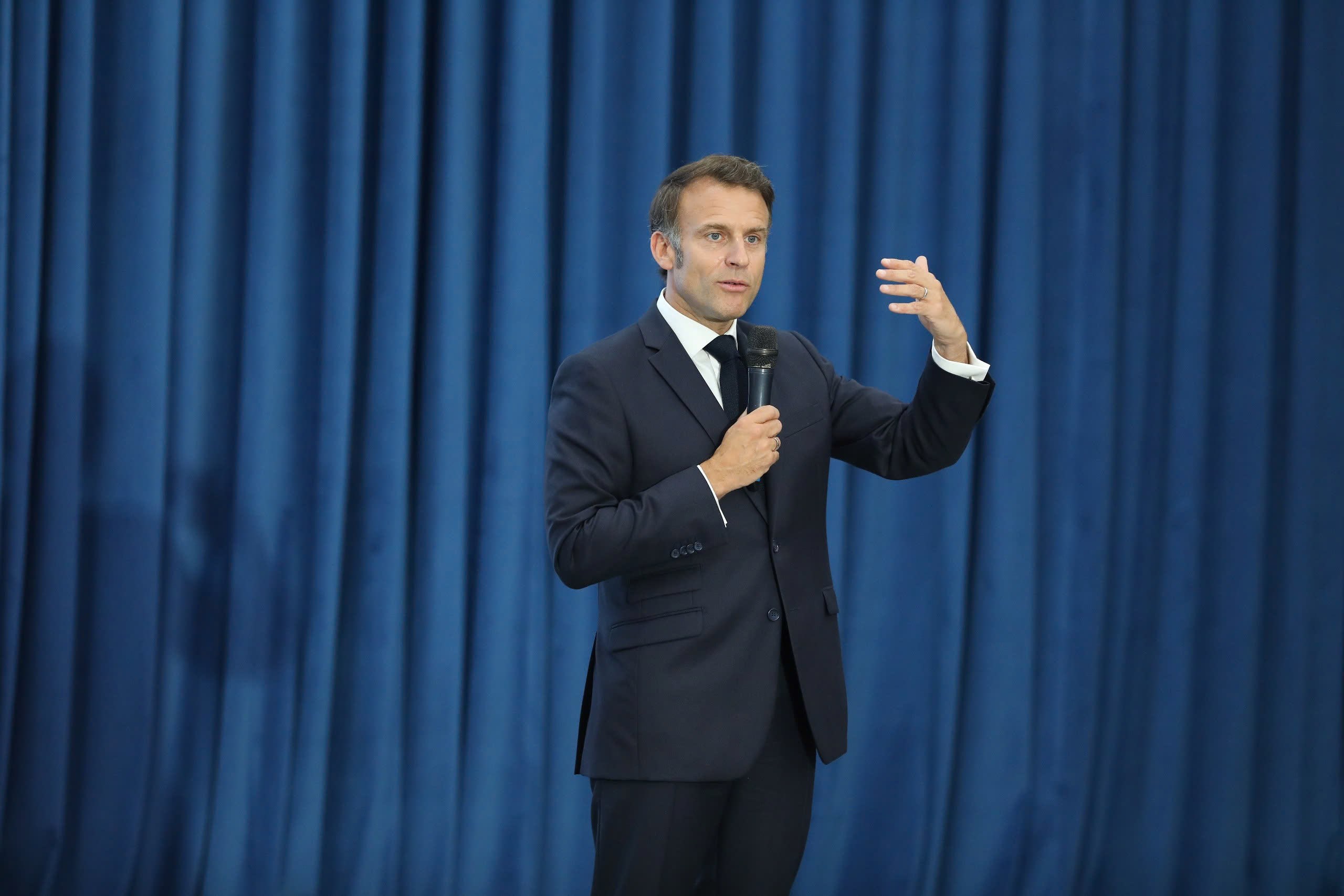 Tổng thống Macron: Ph&aacute;p sẽ tăng gấp đ&ocirc;i số lượng học sinh, sinh vi&ecirc;n trao đổi với Việt Nam - Ảnh 2.
