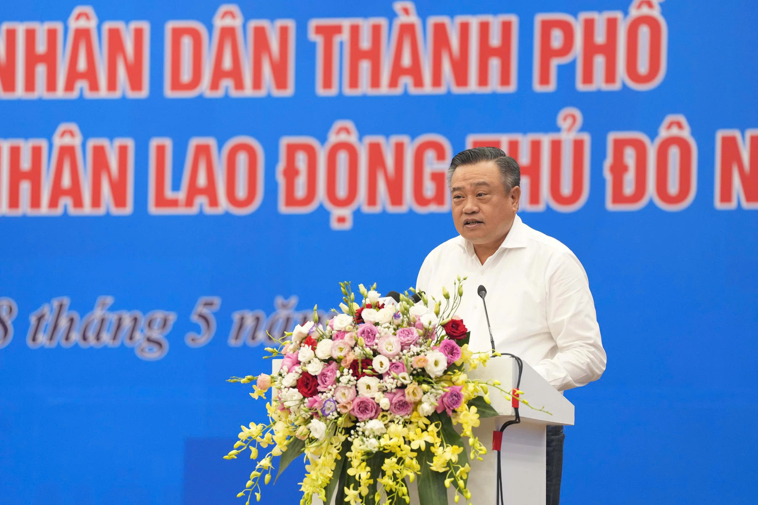 Chủ tịch H&agrave; Nội: Nghi&ecirc;n cứu để c&ocirc;ng nh&acirc;n thu nhập 20 triệu đồng/th&aacute;ng được mua nh&agrave; ở x&atilde; hội- Ảnh 3.