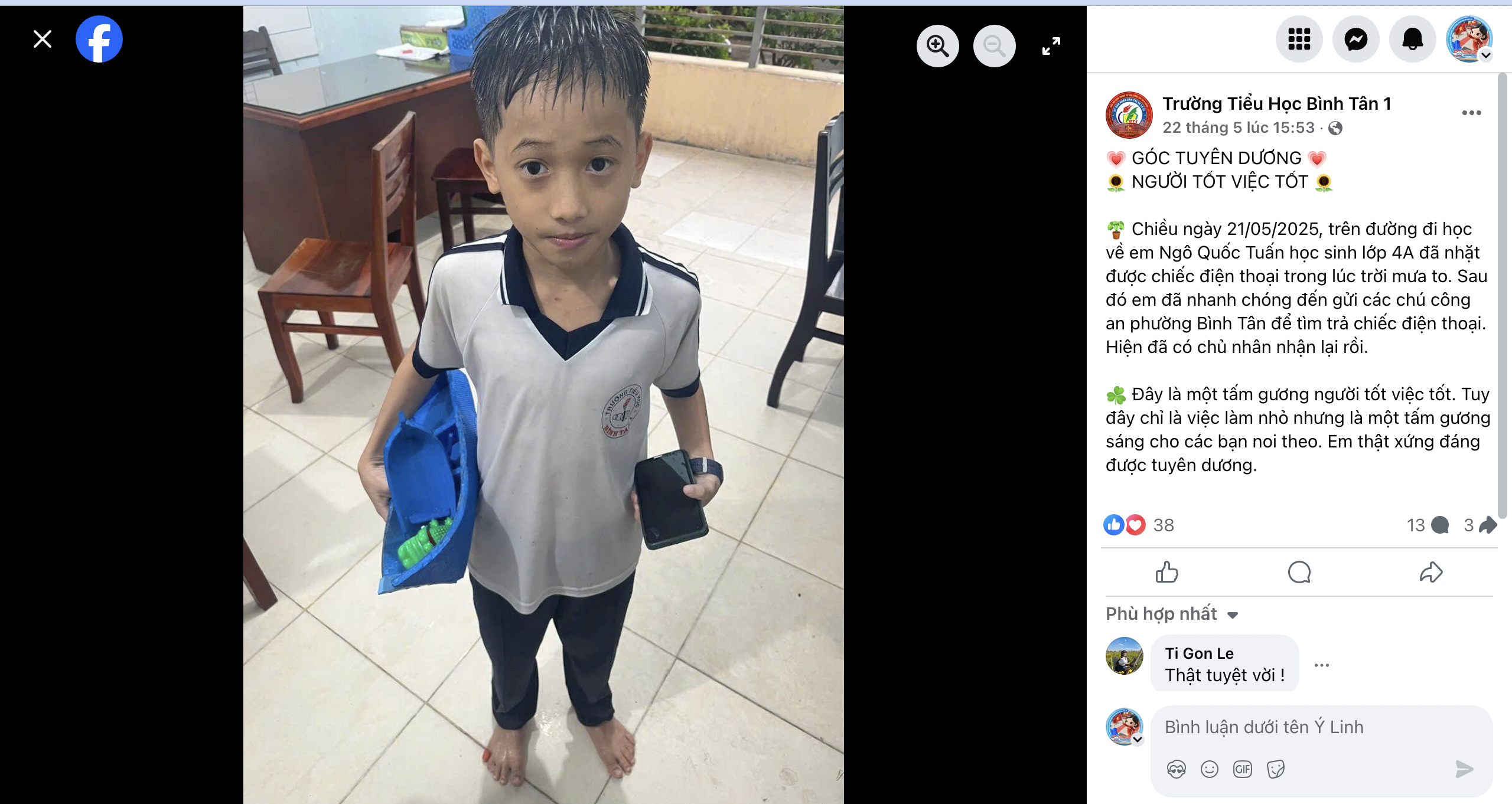 Niềm vui đặc biệt của cậu bé đội mưa đến công an phường trao trả tài sản - Ảnh 1.