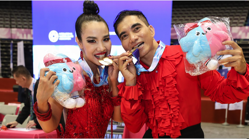  Cặp đ&ocirc;i dancesport Việt Nam v&ocirc; địch thế vận hội trung ni&ecirc;n - Ảnh 1.